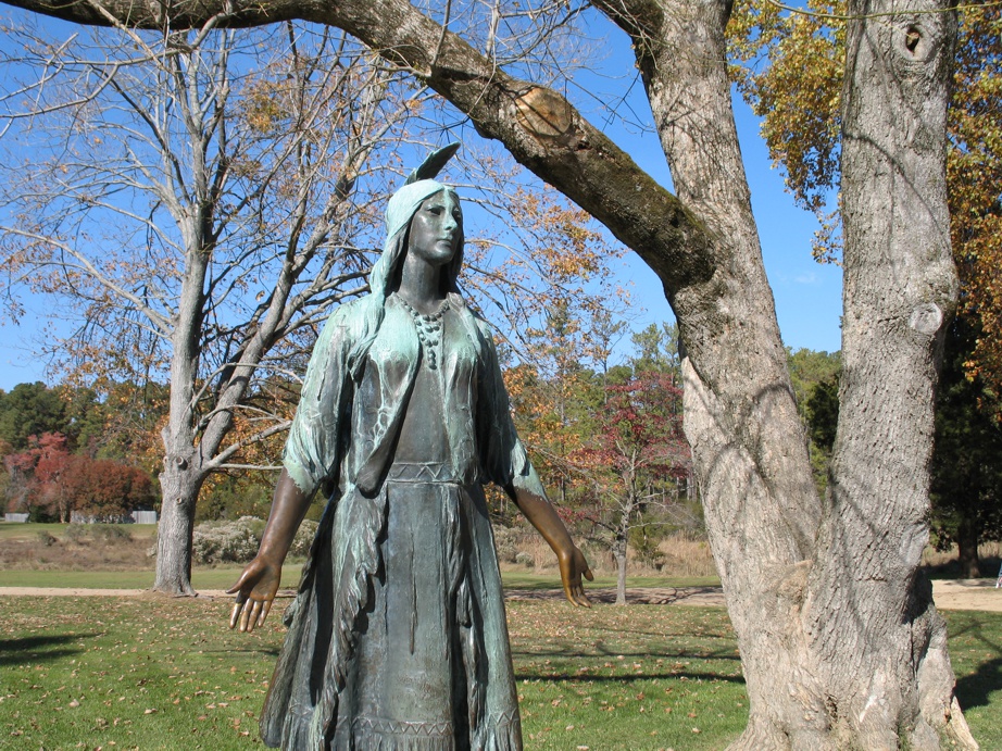 Jamestwon Pocahontas statue