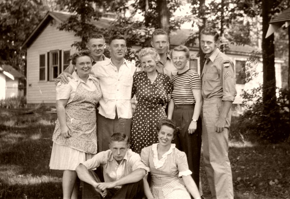 William J (Sr.) and Katherine Burns family of Detroit, Michigan, c 1945